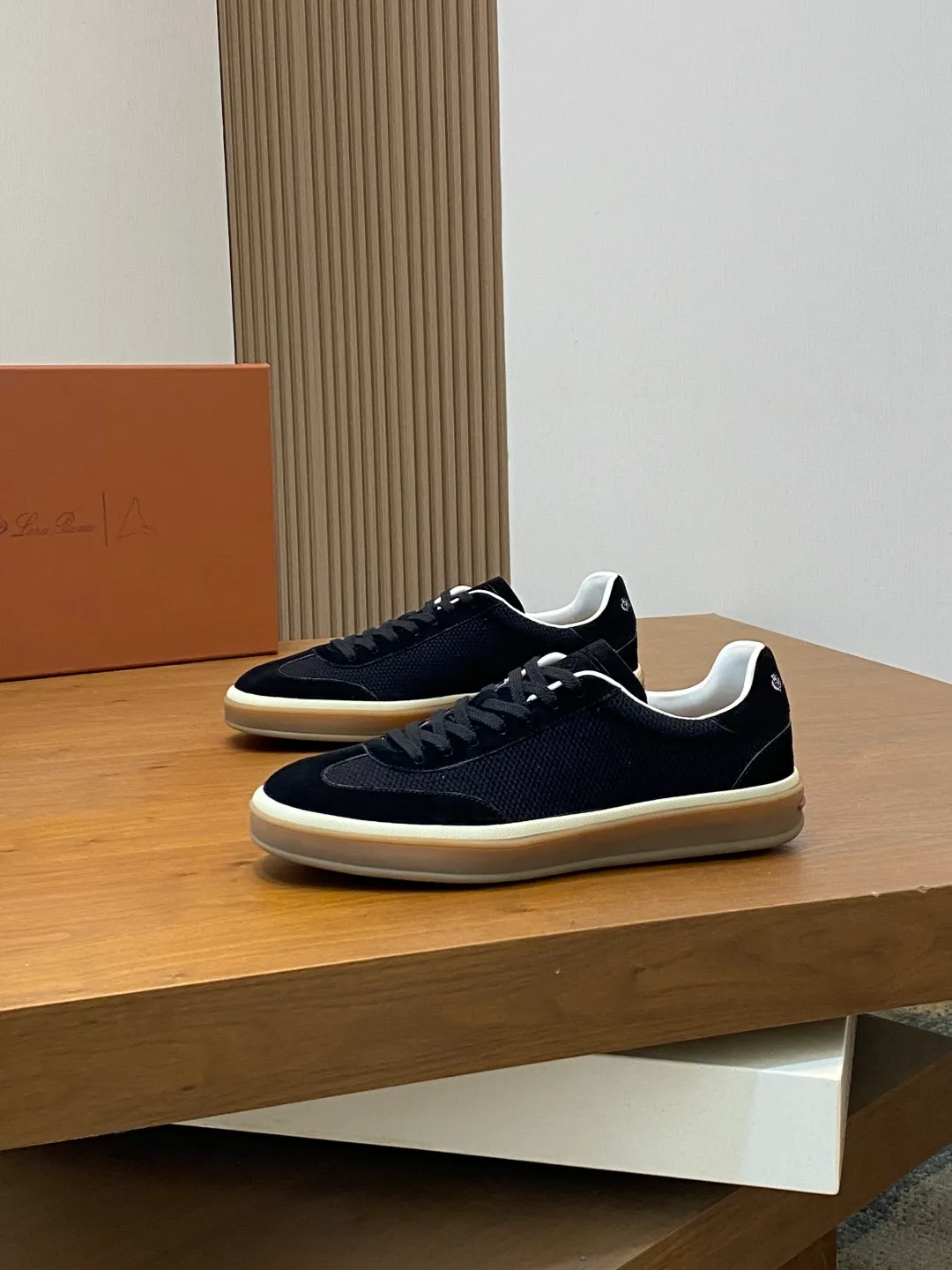 P420 Loro Piana - classic casual shoes, men's lace-up casual shoes and sneakers, high-quality lightweight and comfortable fabrics, suitable for outdoor leisure, the color scheme is young and energetic, it goes great with sportswear or casual suits! Code number: 39-44 (38, 45, 46, can be customized No. 088
